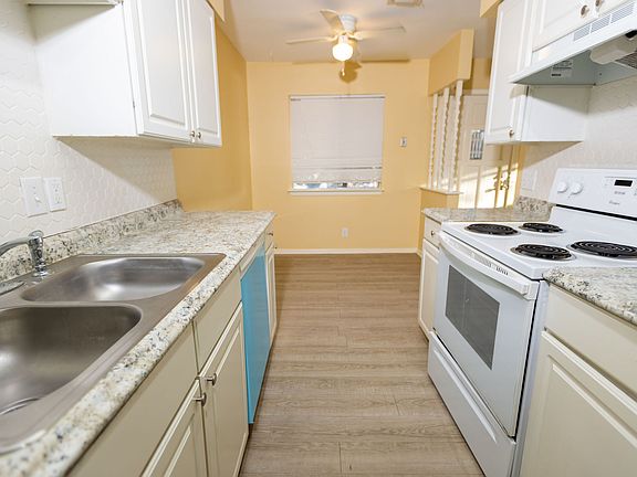 3rd image of 611 W Byrd Blvd #B