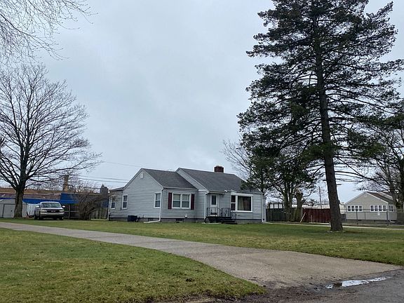 3rd image of 172 Clardelle Ave