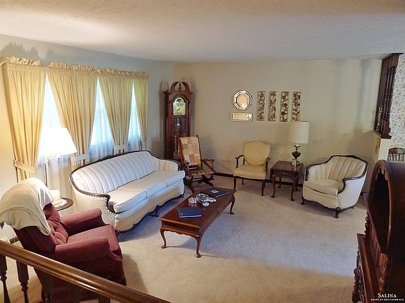 5th image of 108 W Morland Ave