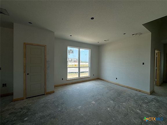 5th image of 6508 Golden Gate Dr