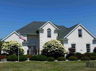 630 E Dean Rd, Temperance, MI 48182