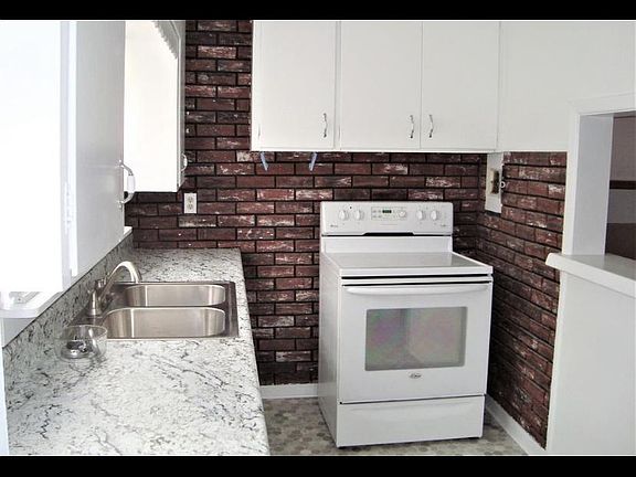 4th image of 213 N Lincoln St