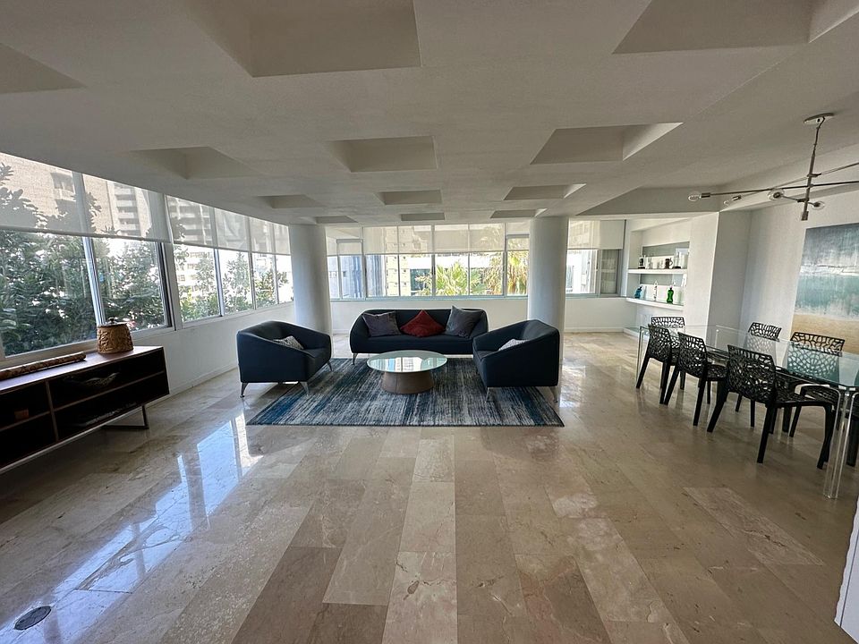 2nd image of 8 Rodriguez Serra St
