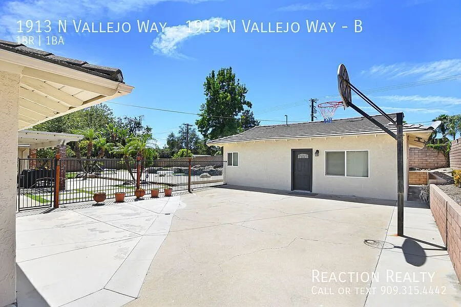 San Antonio Heights Standalone 1/1 Guest Home or ADU (Accessory Dwelling Unit) Available for Lease! — Photo 2