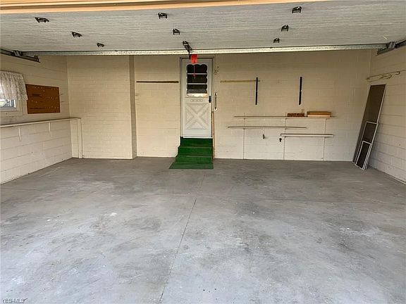 5th image of 44 Evans Ave