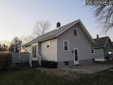 4th image of 597 East St