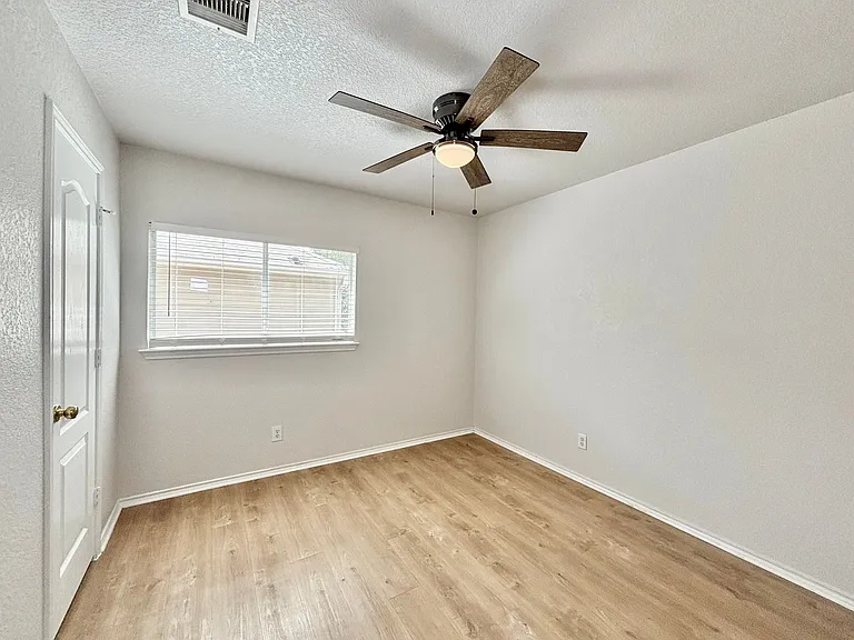 5559 Spring Walk — Photo 12