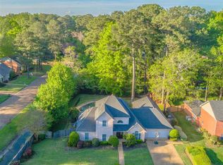 1436 Northlake Dr, Jackson, MS 39211