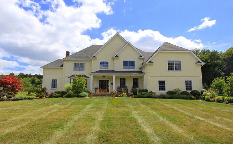 1st image of 25 Country Hollow Dr