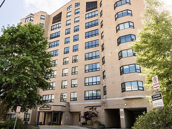 3rd image of 549 Ridout St N #407