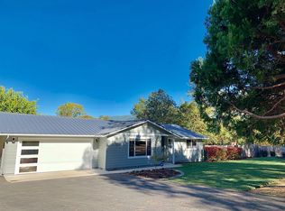 320 Acorn St, Merlin, OR 97532