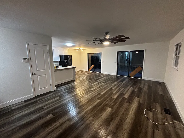 1104 W Oakwood Ave — Photo 12
