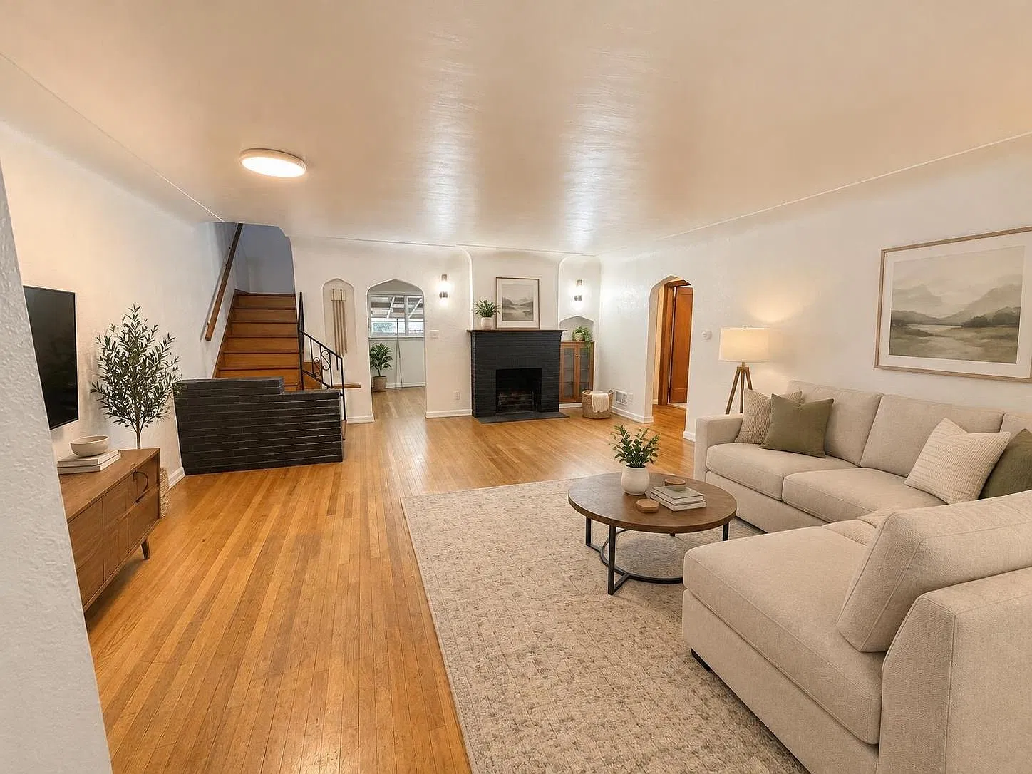 5 bed, 2675 sqft, $2,950 — Photo 3