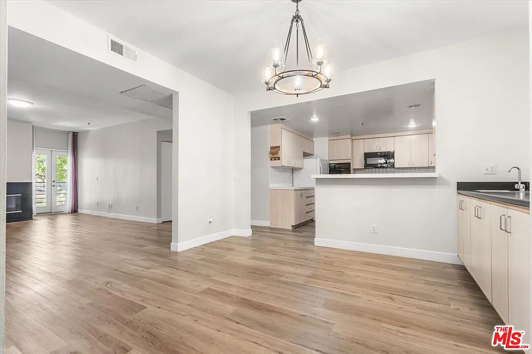 2 bed, 2.0 bath, 1415 sqft, $3,400 — Photo 1