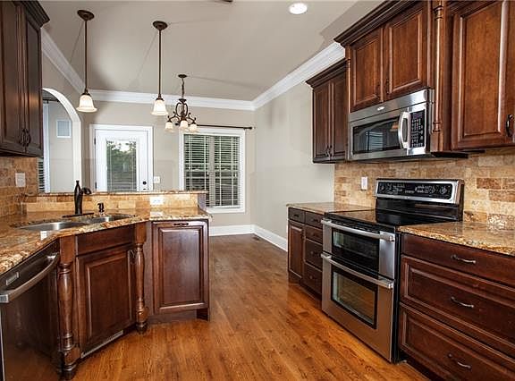 3rd image of 5147 Orchard Park Dr
