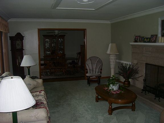 3rd image of 425 Greenlawn Dr