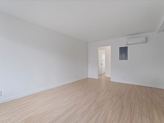 2nd image of 376 Avenue 57 #5