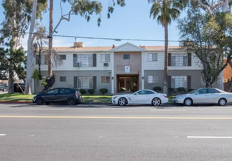 6326 Coldwater Canyon Ave #16 — Photo 2