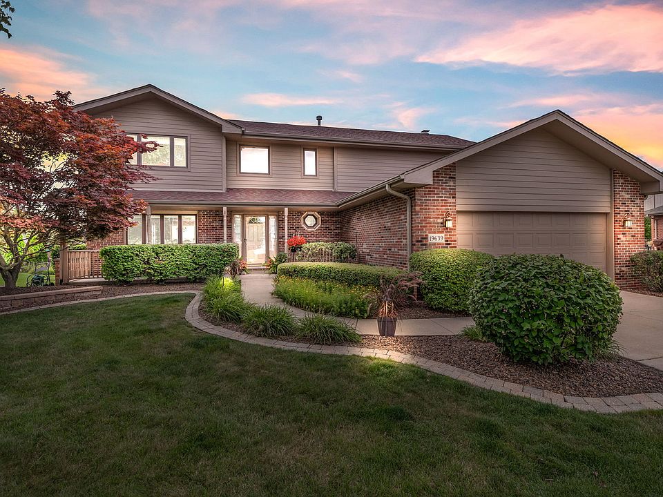 1st image of 19639 Brookfield Cir