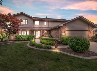 19639 Brookfield Cir, Tinley Park, IL 60487