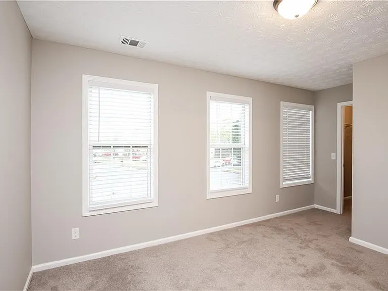 2454 Canary Ct — Photo 14