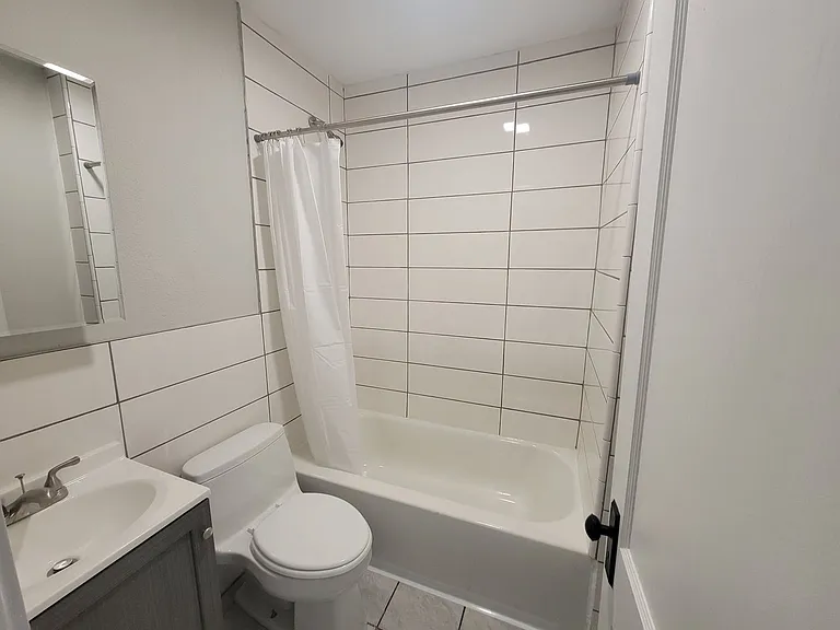 504 E Virginia Ave — Photo 8