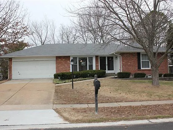 349 Messina Dr photo 1