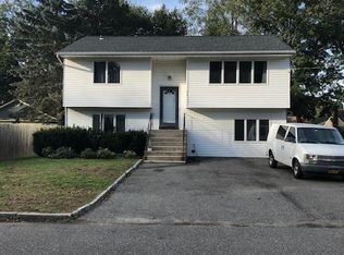 36 Clark St, Huntington, NY 11743