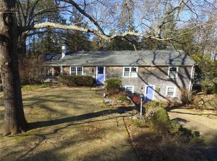 7 Nichols Ln, East Greenwich, RI 02818