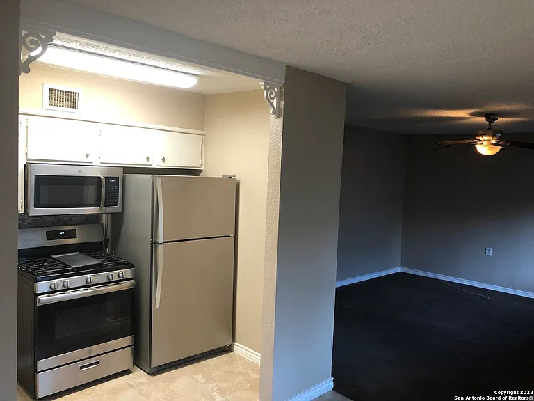 522 Altitude Street - 3 — Photo 2