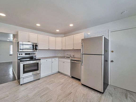 4th image of 3810 E 29th Ave