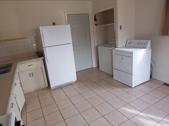 3rd image of 1560 S Wolcott Ct