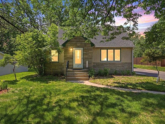 2nd image of 568 Shryer Ave W