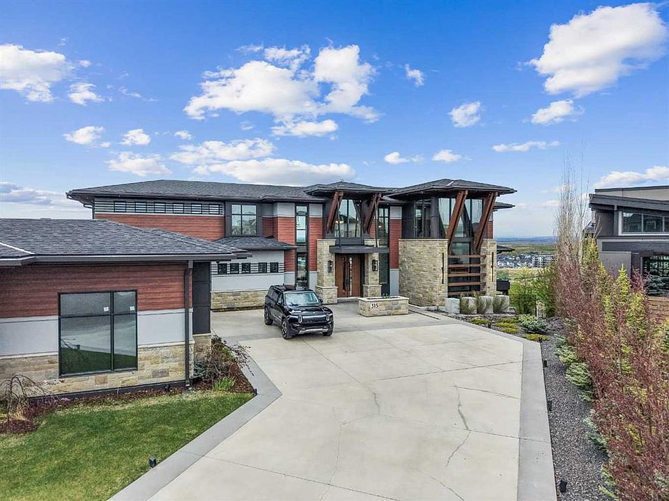 1st image of 315 NE Aspen Ridge Pl SW