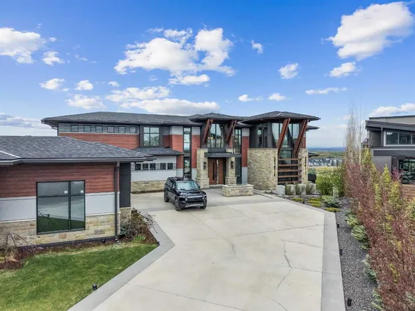 315 NE Aspen Ridge Pl SW, Calgary, AB T3H 1T2