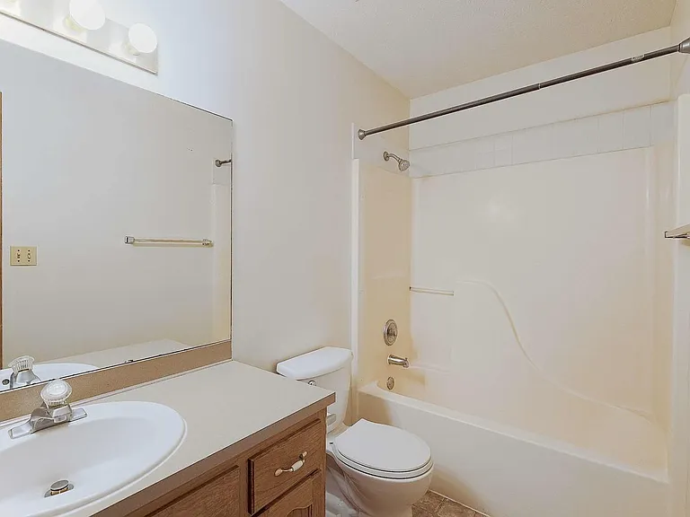 1101 Knox St — Photo 10