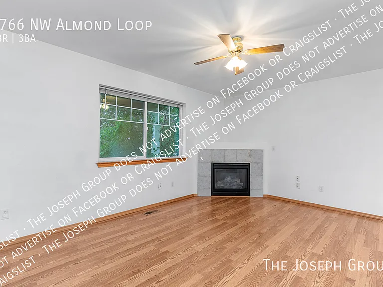 1766 NW Almond Loop — Photo 3
