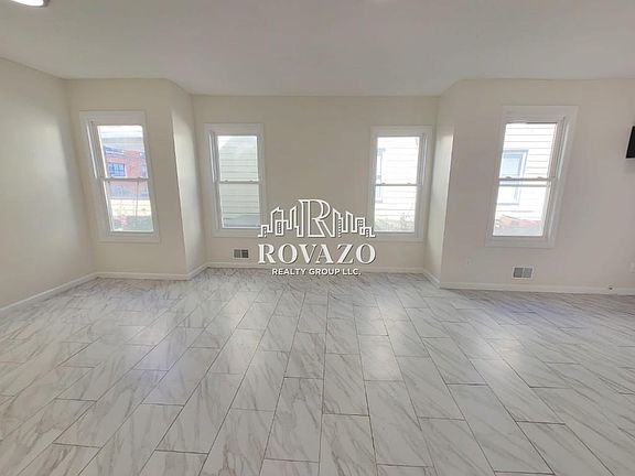5th image of 228 Wainwright St Floor 1
