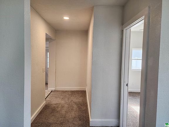 5th image of 304 E 22nd St