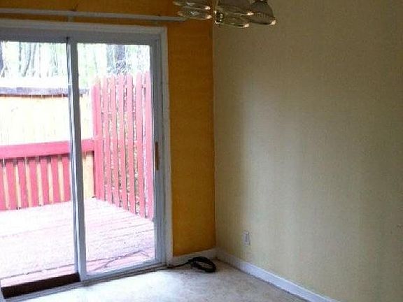 2nd image of 3826 Parklane Dr