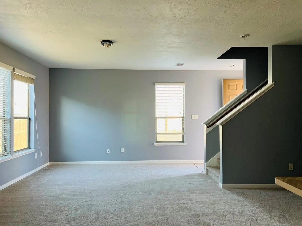 3 bed, 2.5 bath, 1648 sqft, $1,700 — Photo 2