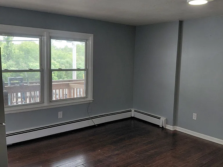 58-60 Intervale Rd — Photo 2