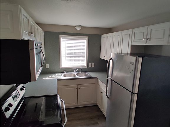 5th image of 1506 Sealy St #2