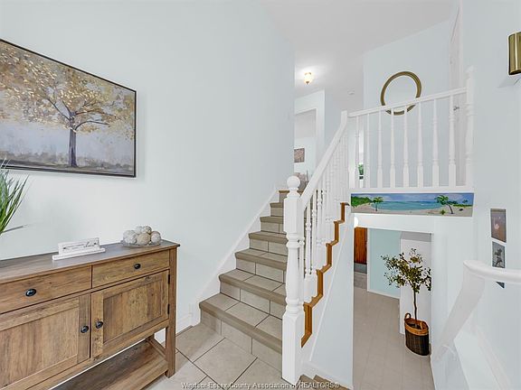 2nd image of 966 Fielding Ct