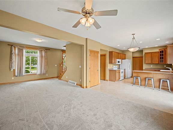 5th image of 1295 Crestview Dr