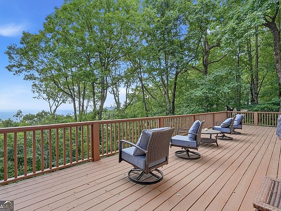 4th image of 424 Sanderlin Mountain Dr