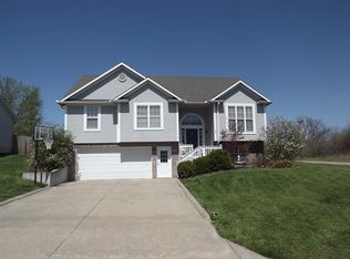 1415 Kimberly Dr, Warrensburg, MO 64093