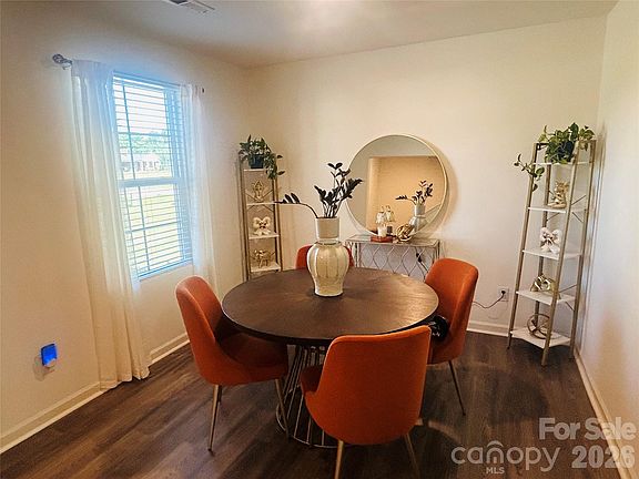 5th image of 219 Sundial Dr