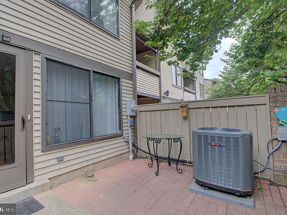 3rd image of 9535 Copps Hill Dr