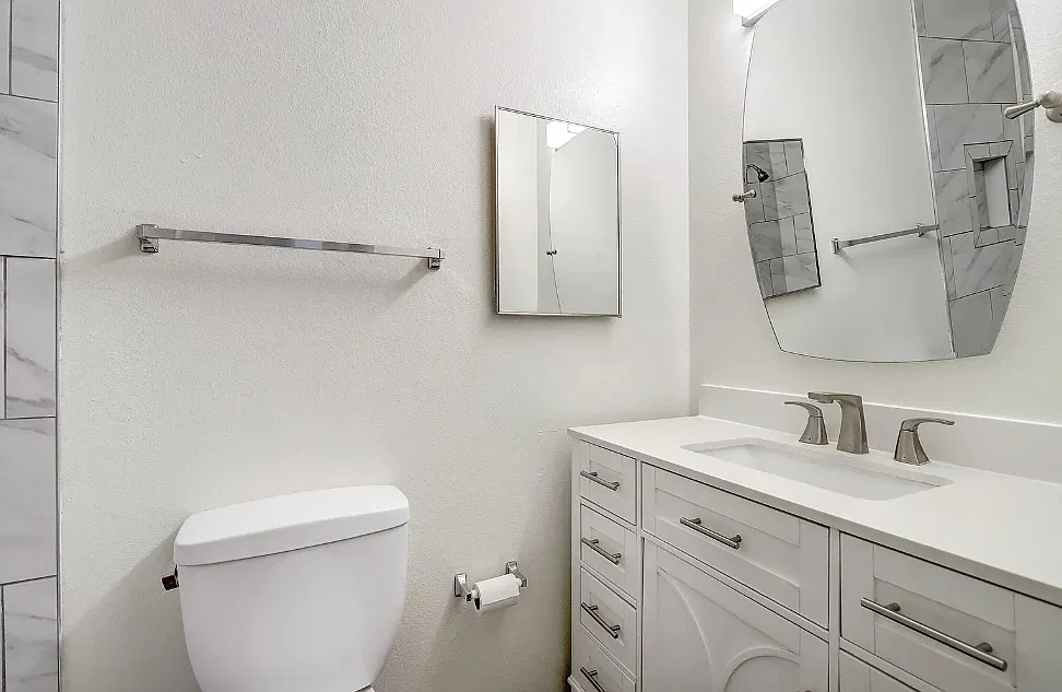 2 bed, 1050 sqft, $1,220 — Photo 3